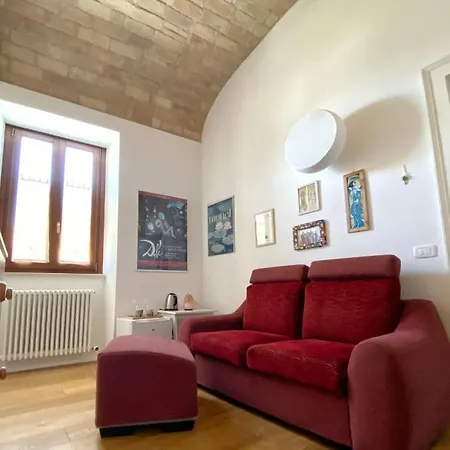 Casa Di Charme Nel Centro Storico Di Colonnella Appartement